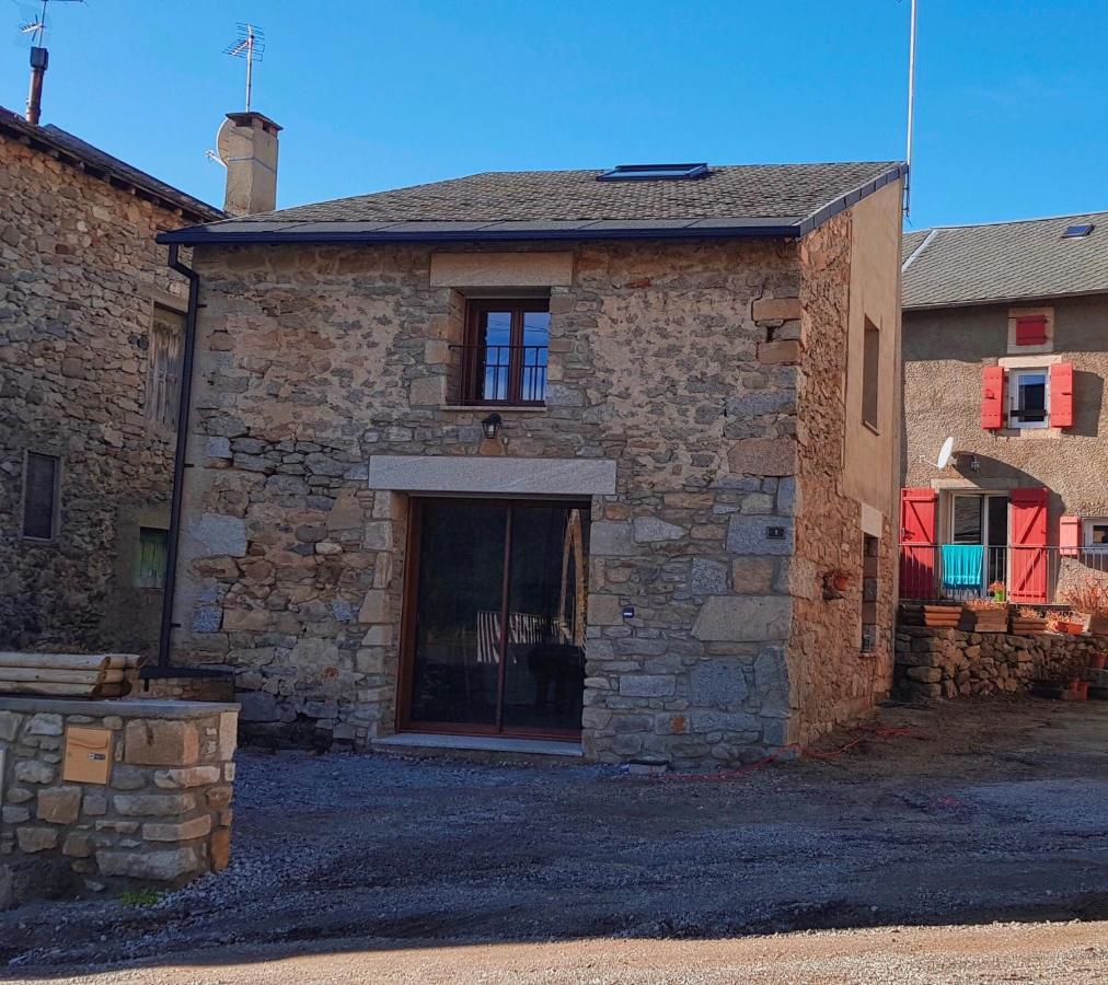 Ferienwohnung Grange De Caractere En Pierre Al Badiu La Llagonne Exterior foto
